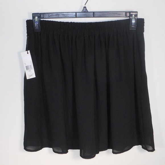 New DEX black flared out skirt - Picture 6 of 6